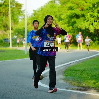Runner Photo 8004746