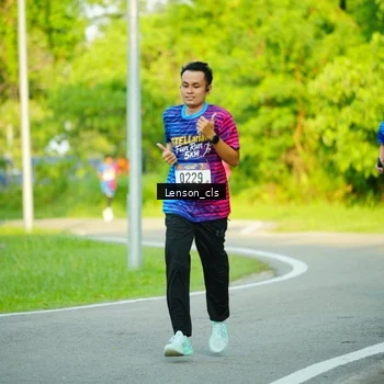 Runner Photo 8004836