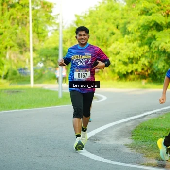 Runner Photo 8004837