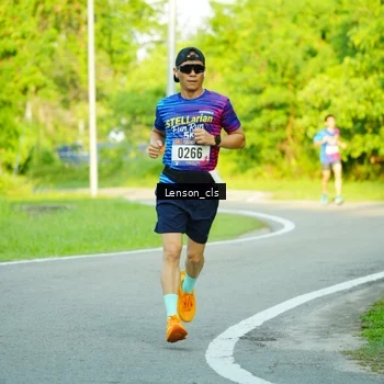 Runner Photo 8004840