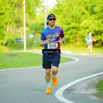 Runner Photo 8004842