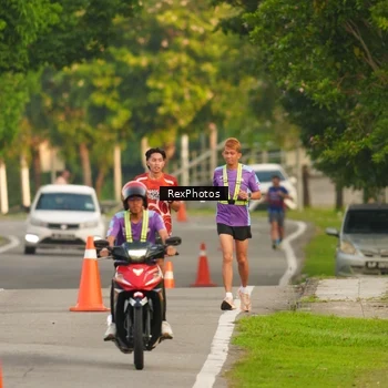Runner Photo 8004906