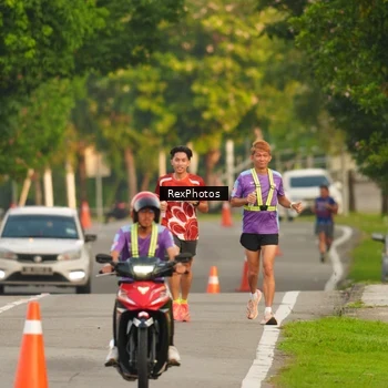 Runner Photo 8004908