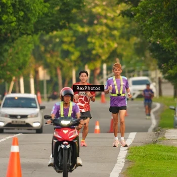 Runner Photo 8004909