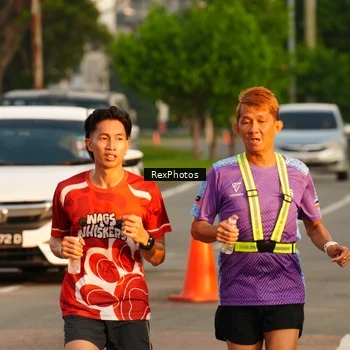 Runner Photo 8004924