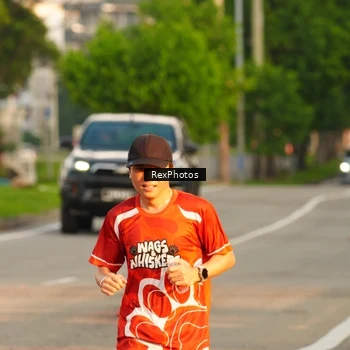 Runner Photo 8005073