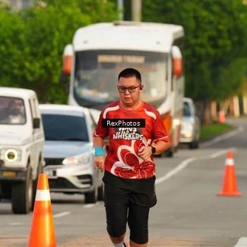 Runner Photo 8005456