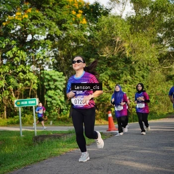 Runner Photo 8005600