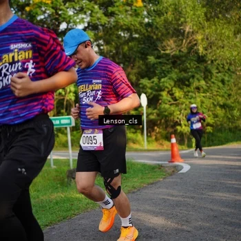 Runner Photo 8005782