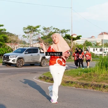 Runner Photo 8005798