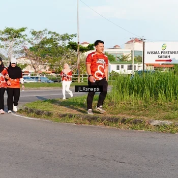 Runner Photo 8005801