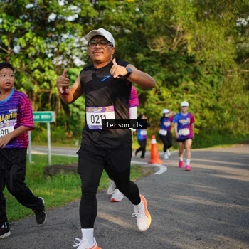 Runner Photo 8005873