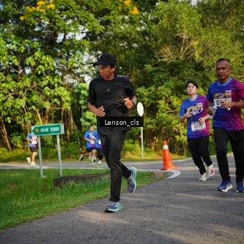 Runner Photo 8005905