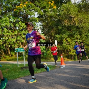 Runner Photo 8005910