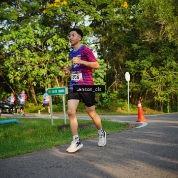 Runner Photo 8005915