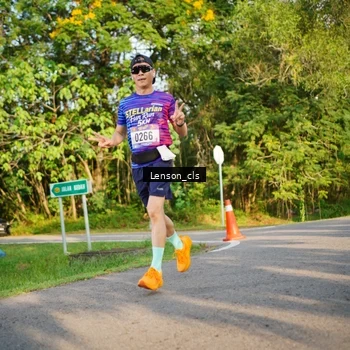 Runner Photo 8005938