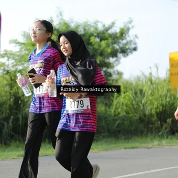 Runner Photo 8006004