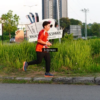 Runner Photo 8006084