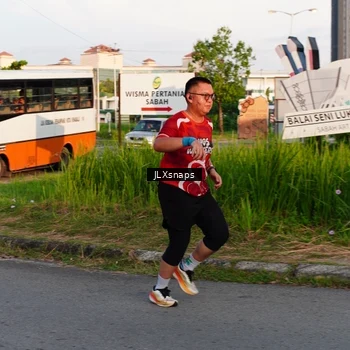 Runner Photo 8006102