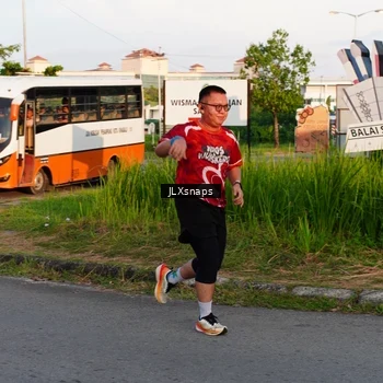 Runner Photo 8006103