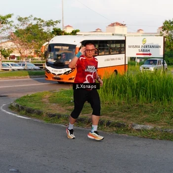 Runner Photo 8006110