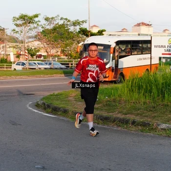 Runner Photo 8006111