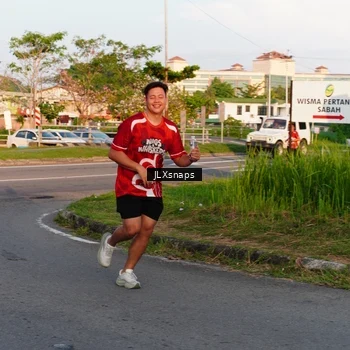 Runner Photo 8006118