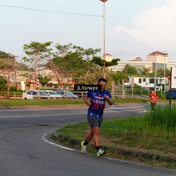 Runner Photo 8006165