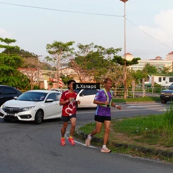 Runner Photo 8006172