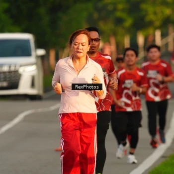 Runner Photo 8006300