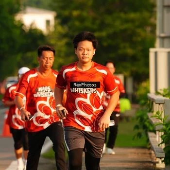 Runner Photo 8007884