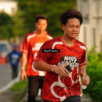 Runner Photo 8007902