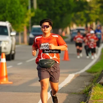 Runner Photo 8007960