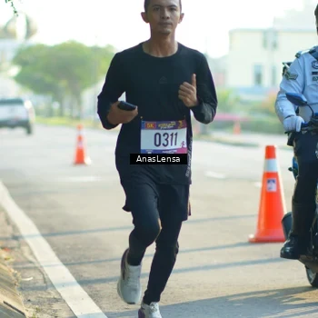 Runner Photo 8009160