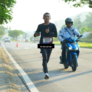 Runner Photo 8009203