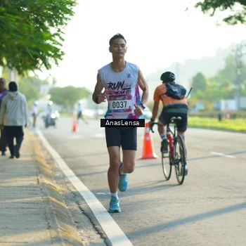 Runner Photo 8009281