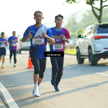Runner Photo 8010023