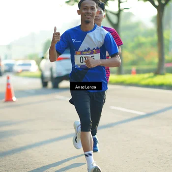 Runner Photo 8010032