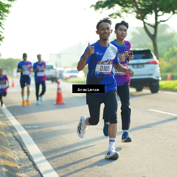 Runner Photo 8010034