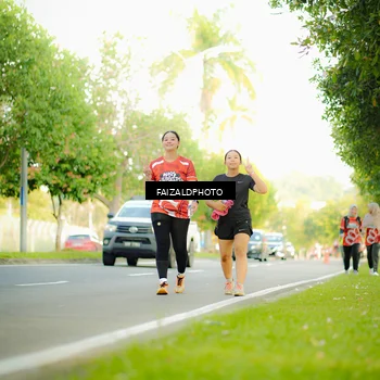 Runner Photo 8010110