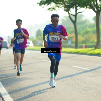 Runner Photo 8010223