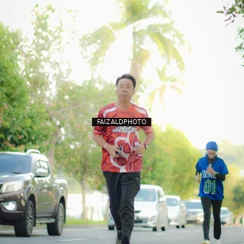 Runner Photo 8010240