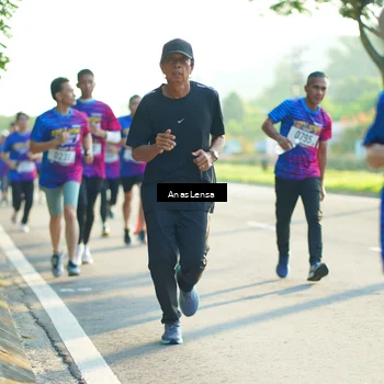 Runner Photo 8010942