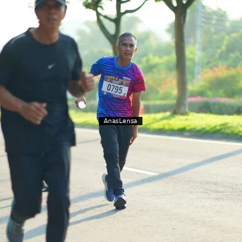 Runner Photo 8010958