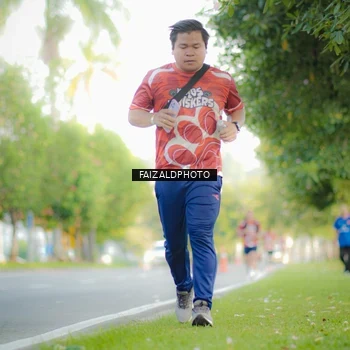 Runner Photo 8011005
