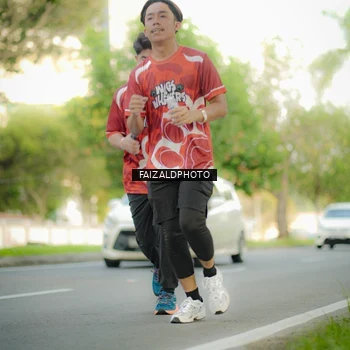 Runner Photo 8011057