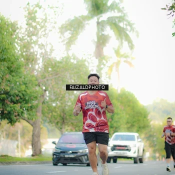 Runner Photo 8011213