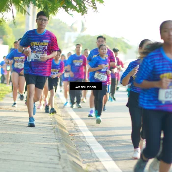 Runner Photo 8012060