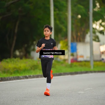 Runner Photo 8012190