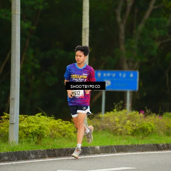 Runner Photo 8012474